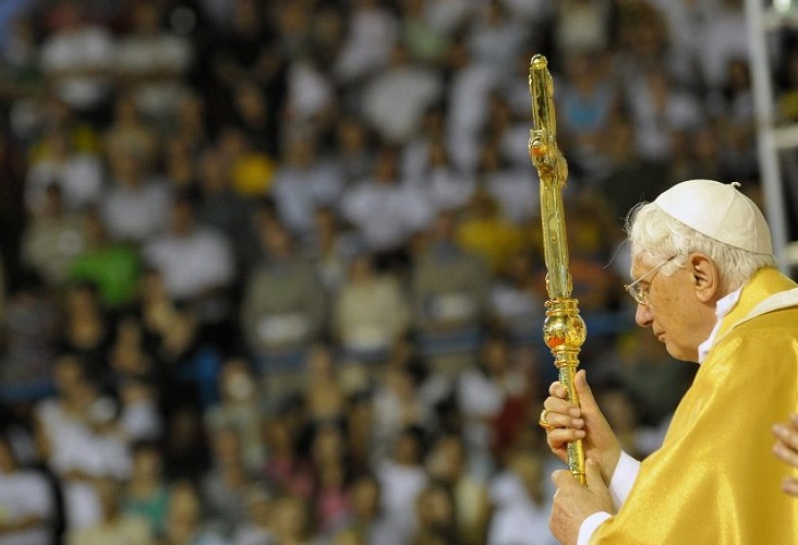 Iglesias y políticos del mundo despiden a Benedicto XVI