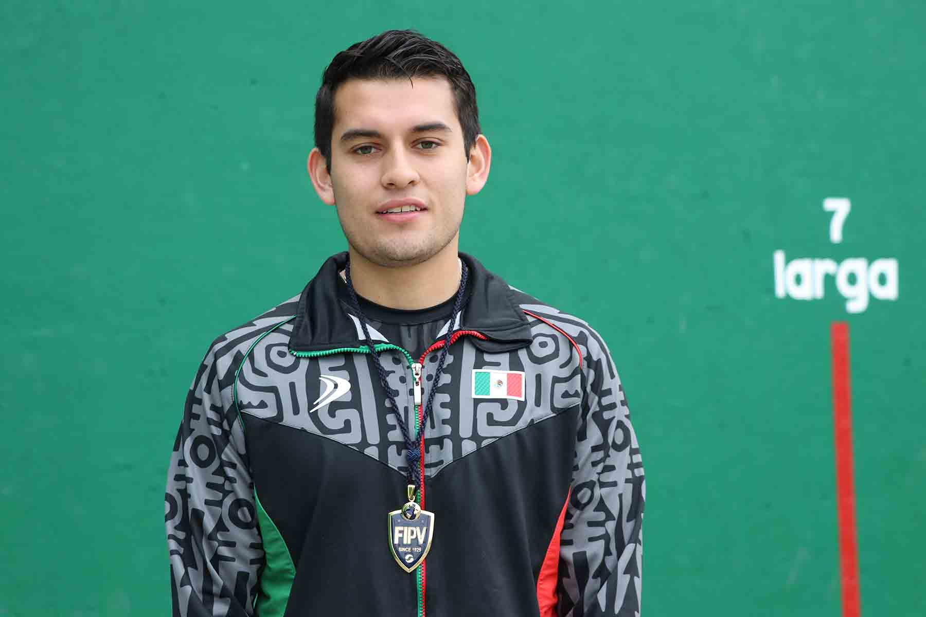 Alumno de la UAG, campeón mundial de frontenis