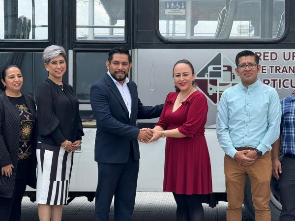 CONALEP capacitará y dará becas a choferes del transporte público en Puebla