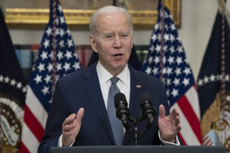 Biden tranquiliza a los estadounidenses y dice que el sistema bancario es seguro