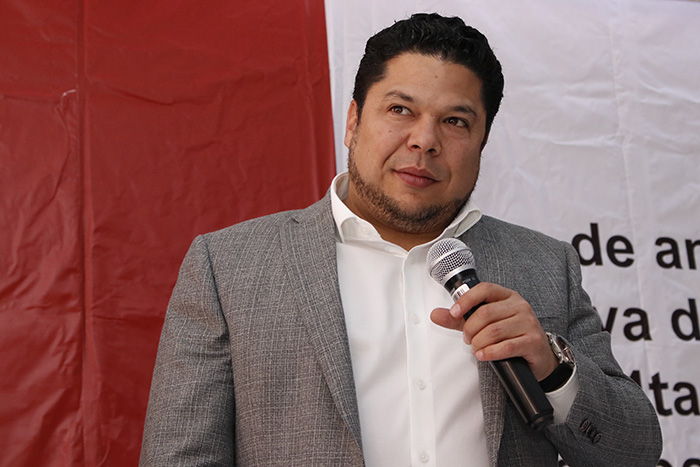 Biestro se mantiene firme: va por la presidencia municipal de Puebla