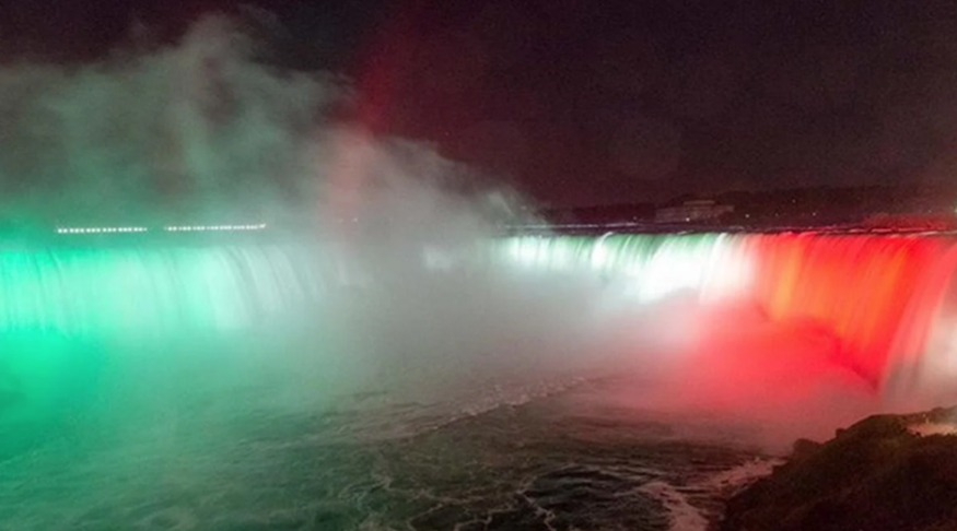 Iluminan las Cataratas del Niágara con los colores de la Bandera de México