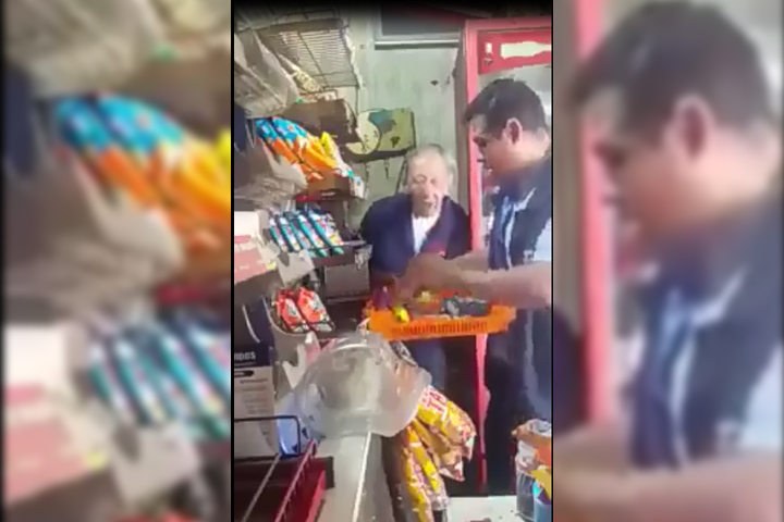 VIDEO Lo cachan robandole a un anciano y lo despiden