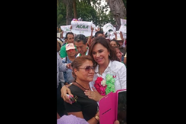 Con abucheo a RMV, Blanca Alcalá cierra campaña en Atlixco