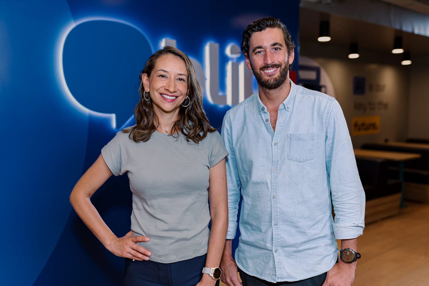 Blip, la plataforma brasileña líder en IA conversacional, consolida su presencia en México con la compra del 100% de GUS