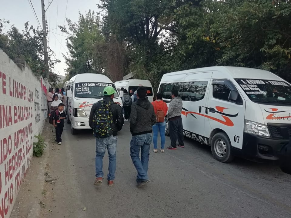 Por conflicto entre transportistas, cierran la vía Tepetzingo-San Antonio Cañada
