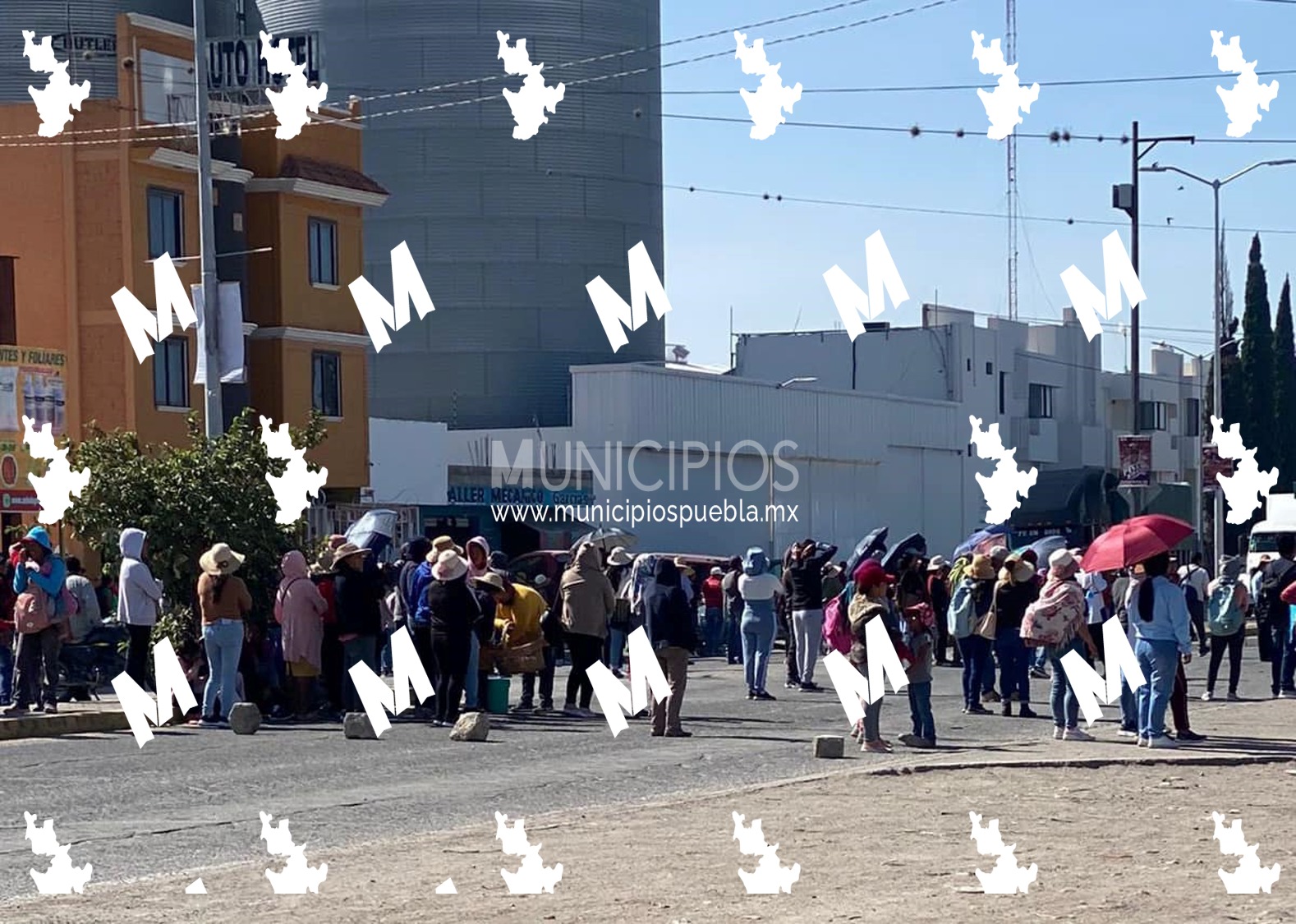 Pobladores bloquean la carretera federal Puebla-Tehuacán