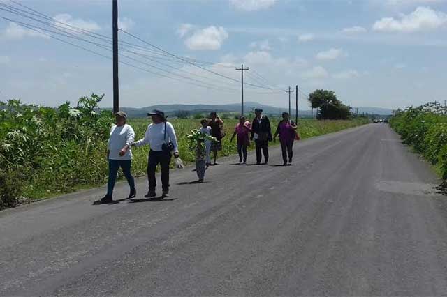 Miles de afectados dejan nuevo cierre de carretera Izúcar-Atencingo