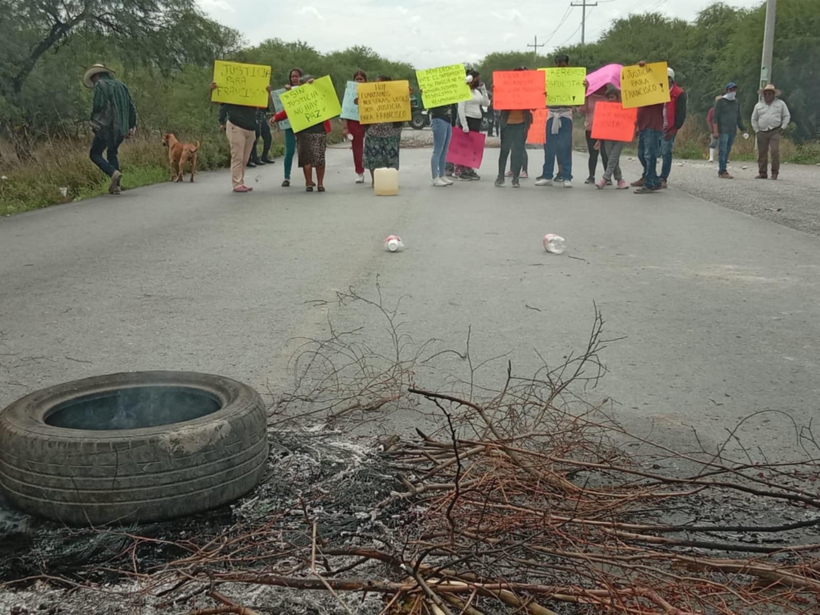 Con bloquean de libramiento en Tehuacán exigen a Patsa responder por muerte de motociclista