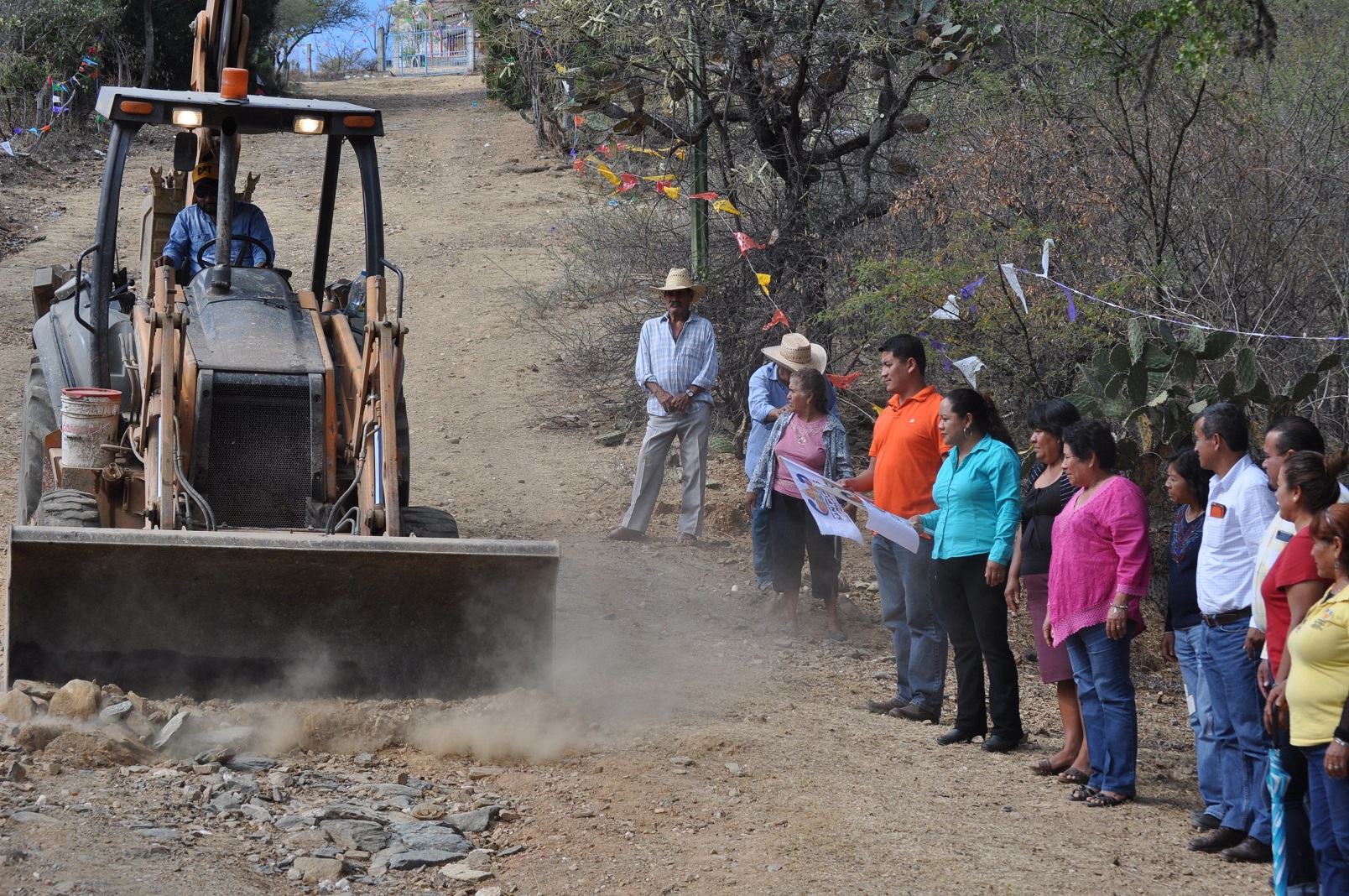 Con inicio de pavimentación, cierra el año la Comuna de San Pablo Anicano