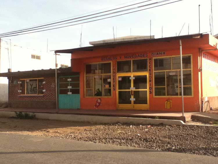 Hallan en Coronango bodega con mercancía robada en la México-Puebla