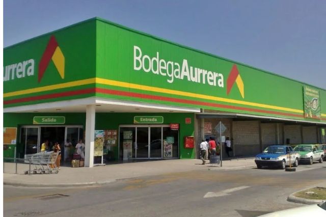 Tres asaltantes roban 13 mil pesos en Bodega Aurrera de Cuautlancingo