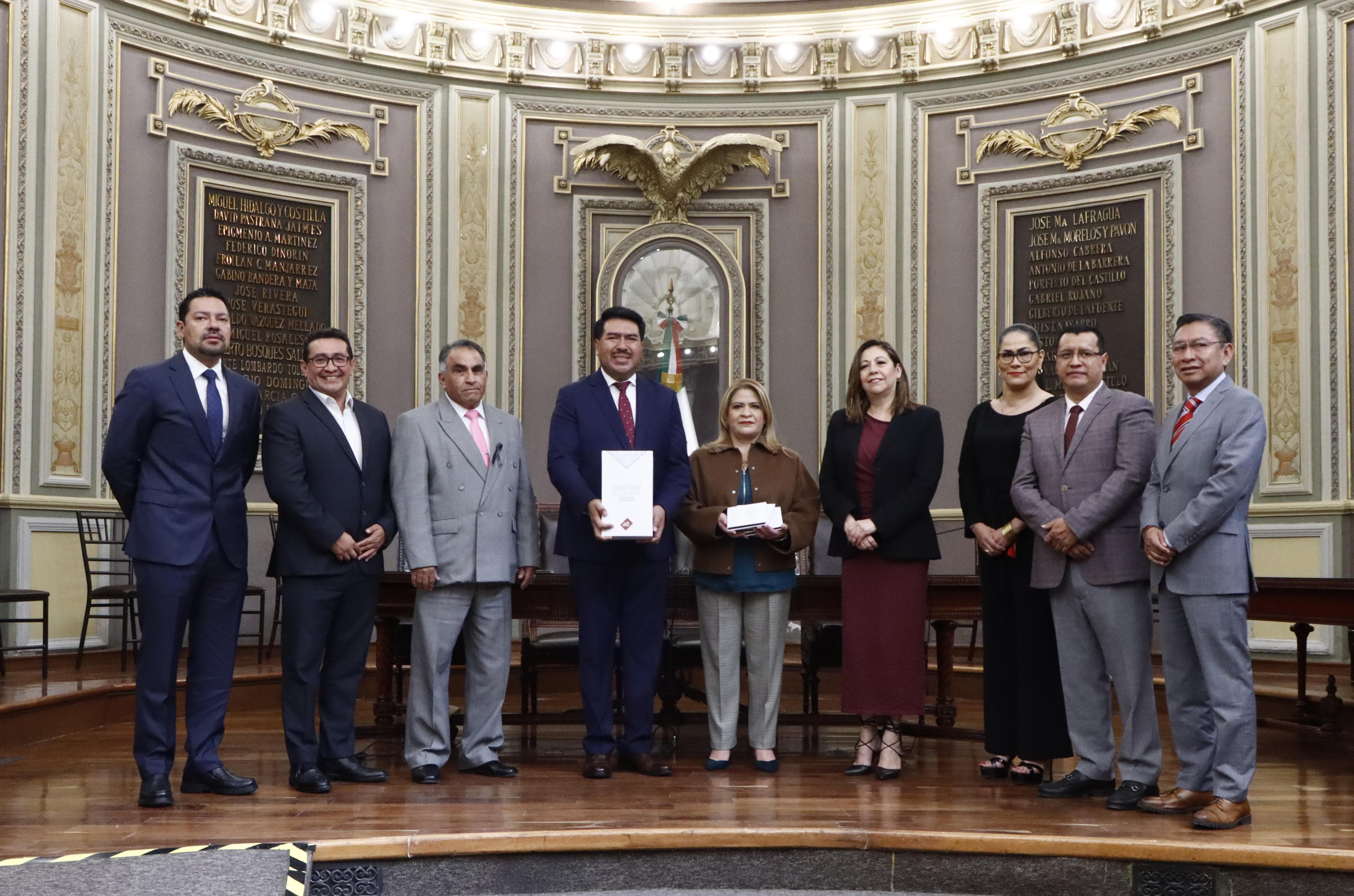 Gobierno de Puebla entrega Paquete Económico 2025 al Congreso