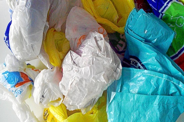 Multas de 42 mil pesos por uso de bolsas de plástico en Puebla