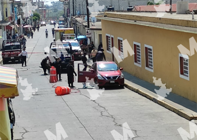 Dejan supuesta bomba en auto de un funcionario de Chiautzingo