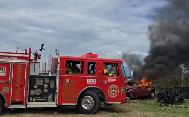 Bomberos de Cuautlancingo cuentan con nuevo camión para dar servicio