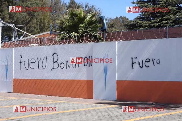 Suspenden protestas en Juan C. Bonilla tras vandalismo en casa del edil