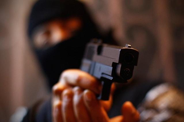 Pidió acompañamiento de policías pero aun así le roban 500 mil pesos en Puebla