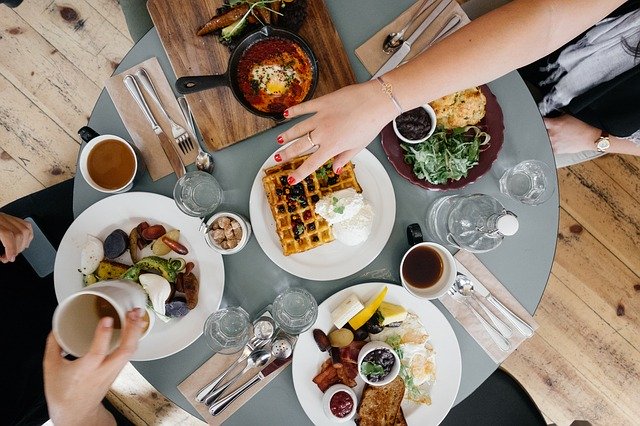 Alerta para quienes comen rápido, tienen más riesgo de obesidad