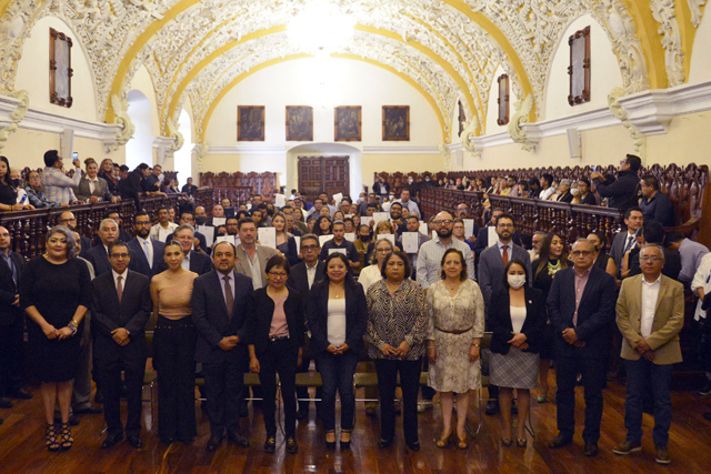 Entrega BUAP 225 definitividades a trabajadores no académicos