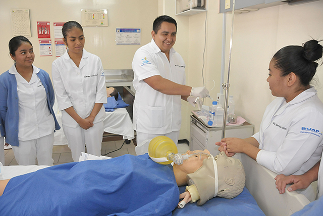 BUAP oferta licenciaturas con calidad y pertinencia social en complejos regionales