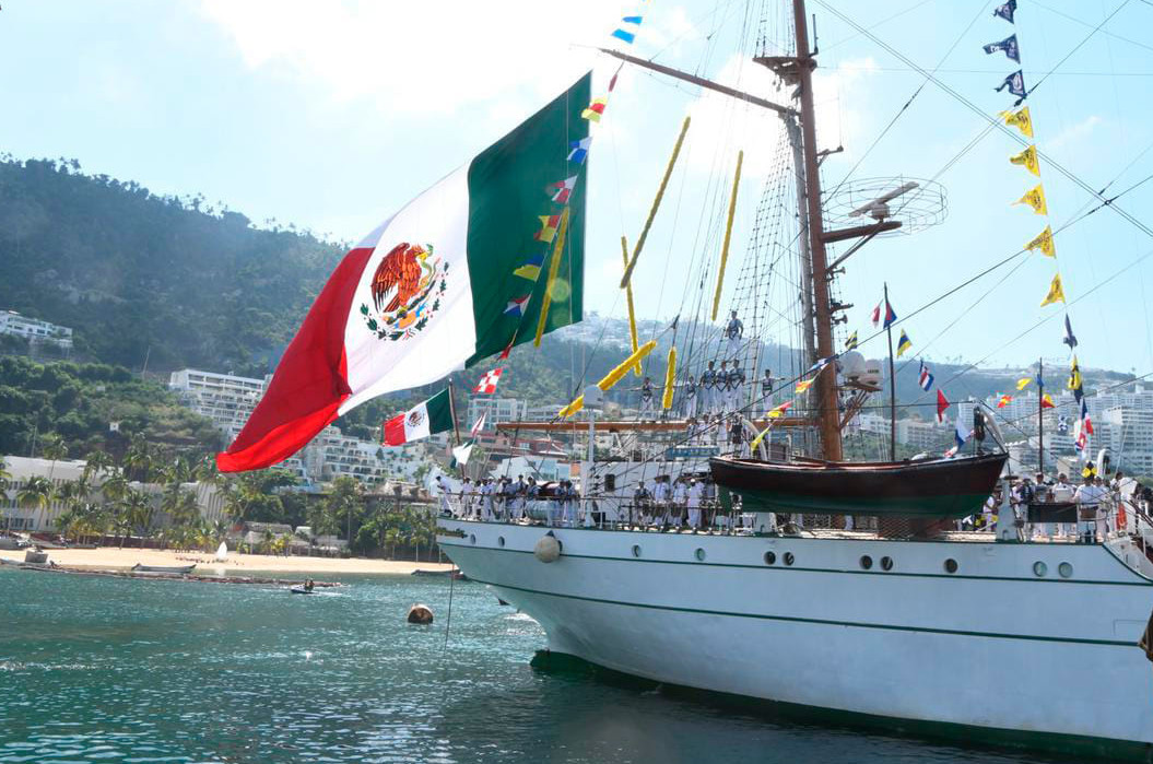 El Buque Escuela Velero “Cuauhtémoc” llega al puerto de Acapulco