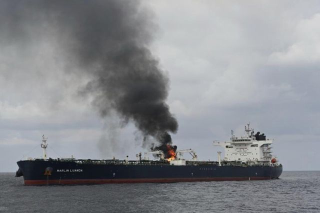 Chocan dos buques petroleros cerca del estrecho de Ormuz sin heridos