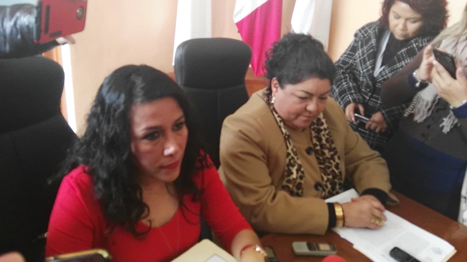 Logran burócratas de Tehuacán incremento salarial del 5%