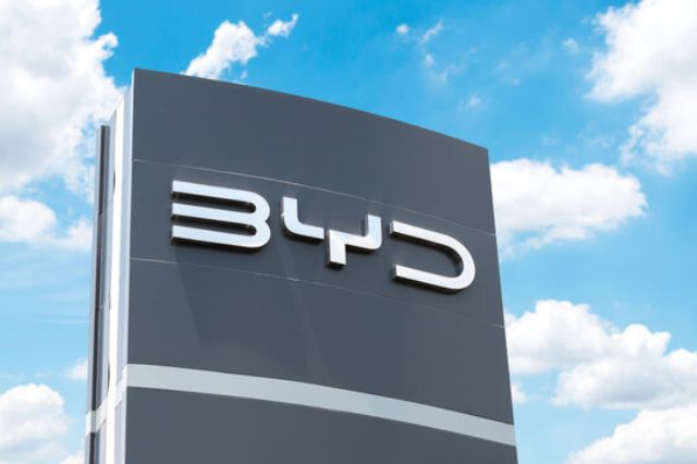 Aranceles de Trump frenan plan de BYD para instalar planta en México