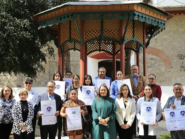 Entrega Turismo distintivos H y M a prestadores de servicios