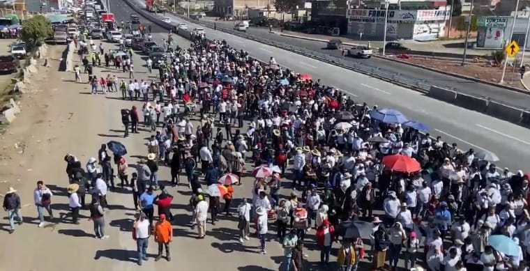 Inicia manifestación de comerciantes de la Centra del Abasto