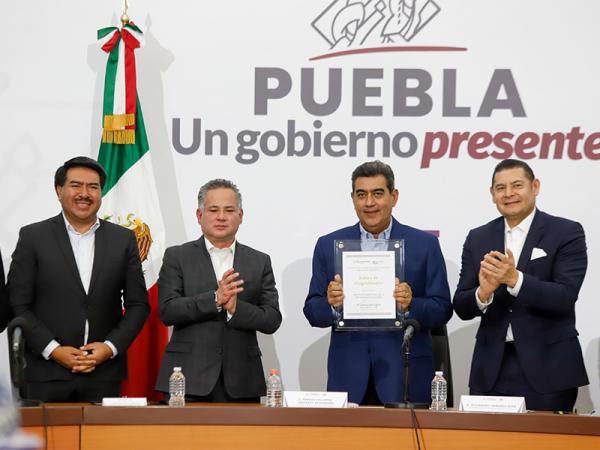 Con certificado geográfico, gobierno estatal preserva identidad de esferas de Chignahuapan