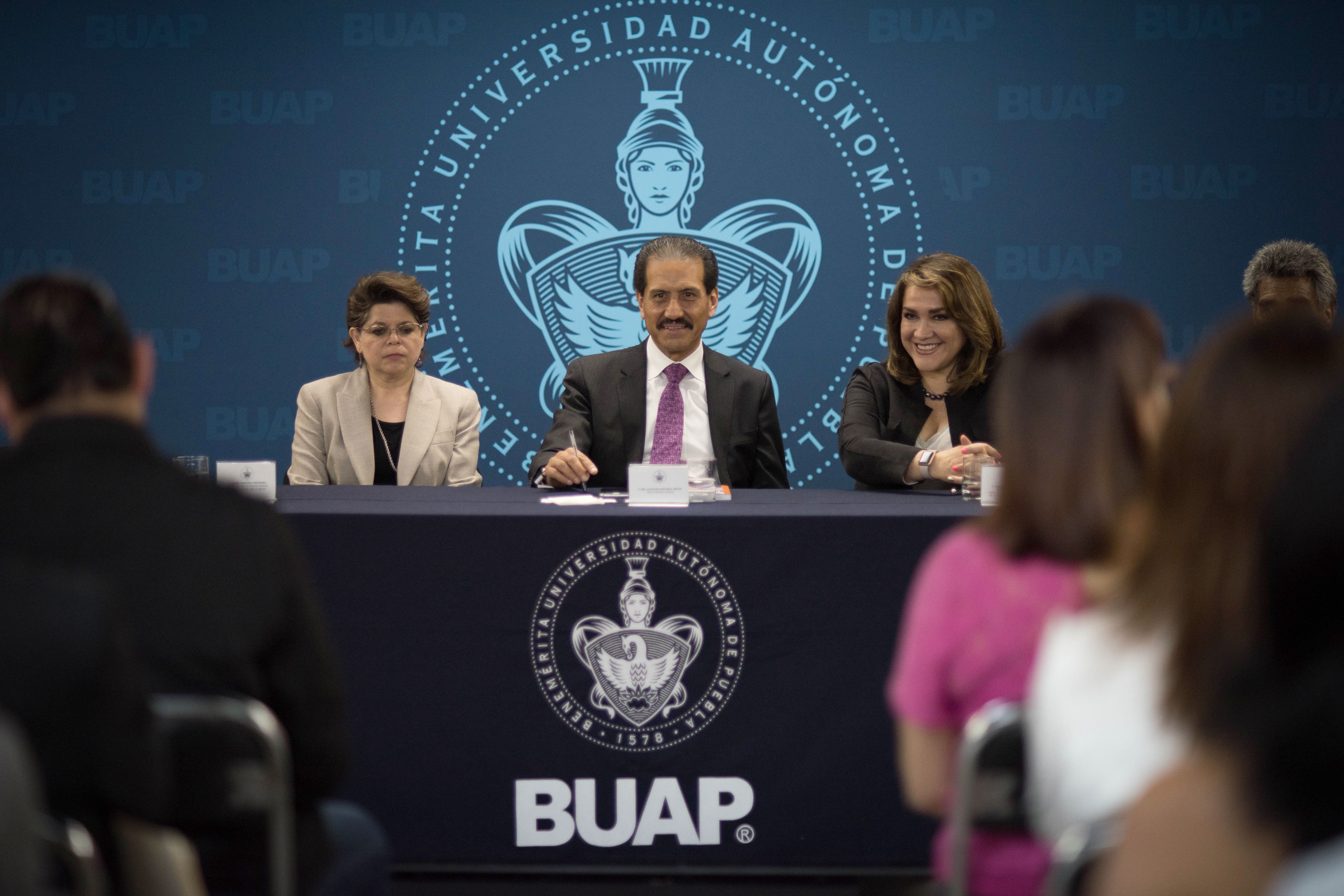 Acompañamiento de mentores debe mejorar desempeño escolar: BUAP