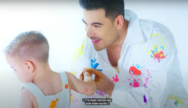 Carlos Rivera celebra el Día del Padre con una canción para su hijo