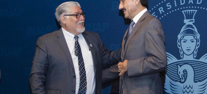 Trabajo en equipo para consolidar  logros y  en la BUAP : Esparza Ortiz
