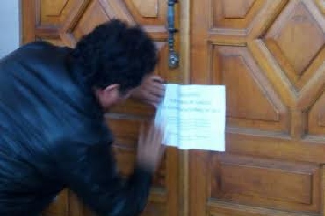 Sin el edil, cabildo de Chignautla destituye al tesorero y 3 servidores más