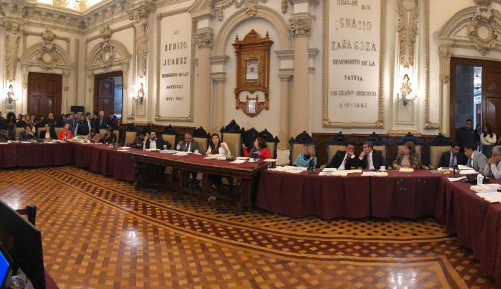 Cabildo avala que en Puebla capital parejas del mismo sexo se casen