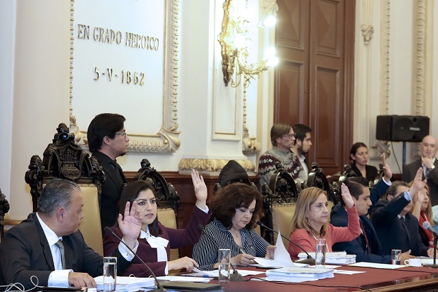 Ayuntamiento ordena cerrar plazas, cines, balnearios y más por COVID19