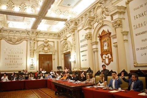Covid llega al Cabildo de Puebla; regidor José Luis González da positivo