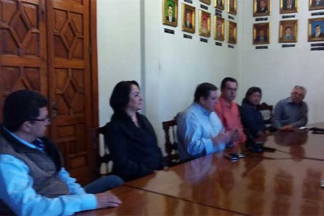 Cabildo niega incremento de sueldo a regidores en Teziutlán