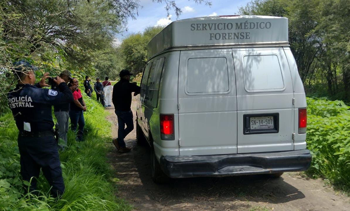 Hallan cuerpo embolsado dentro de un canal en Atoyatempan