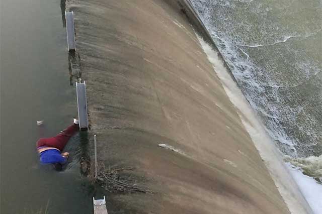 Rescatan cadáver de una mujer en la presa de Valsequillo