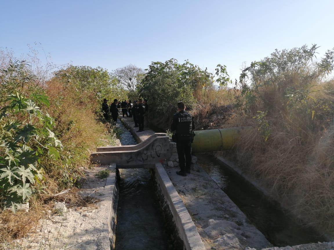 Encuentran cadáver de mujer adolescente en canal de Tehuacán