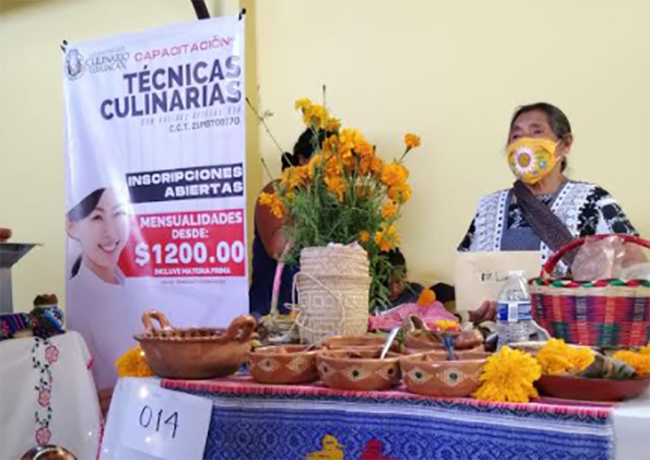 Buscan que no se pierda la receta tradicional del mole de Caderas en Tehuacán