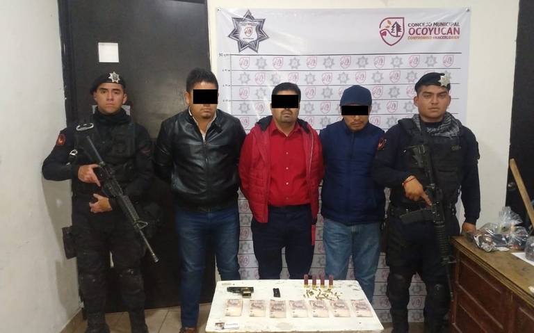 Caen sujetos con pistola y cartuchos cerca de Lomas de Angelópois 