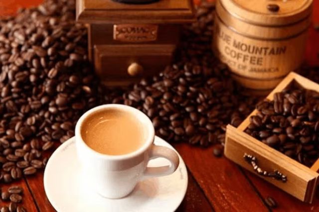 Café con etiquetas engañosas: Profeco revela marcas con irregularidades