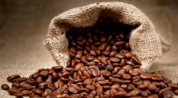 En crisis cafetales de la Sierra Negra por los bajos precios