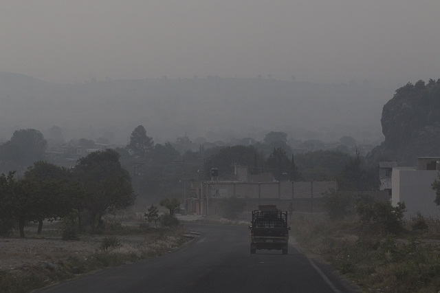 Puebla amanece de blanco tras lluvia de ceniza del volcán Popocatépetl