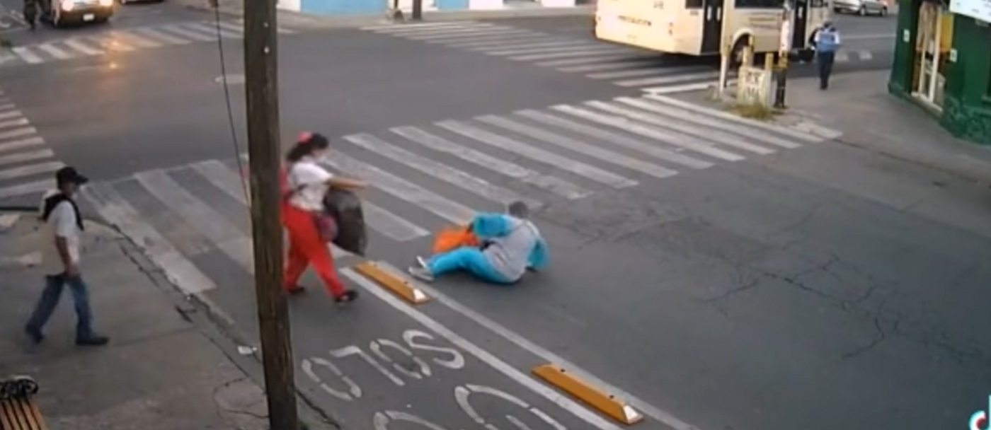 VIDEO ¡Cuidado con los tropezones en la 7 sur y 13 poniente!