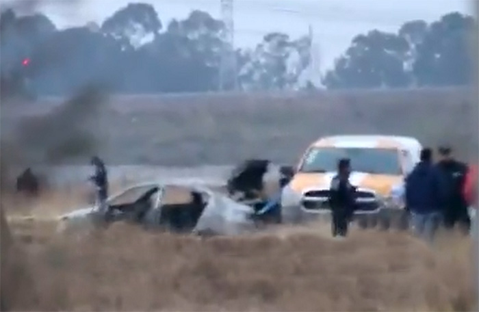 Hallan cinco cuerpos calcinados en un auto en Cuautlancingo